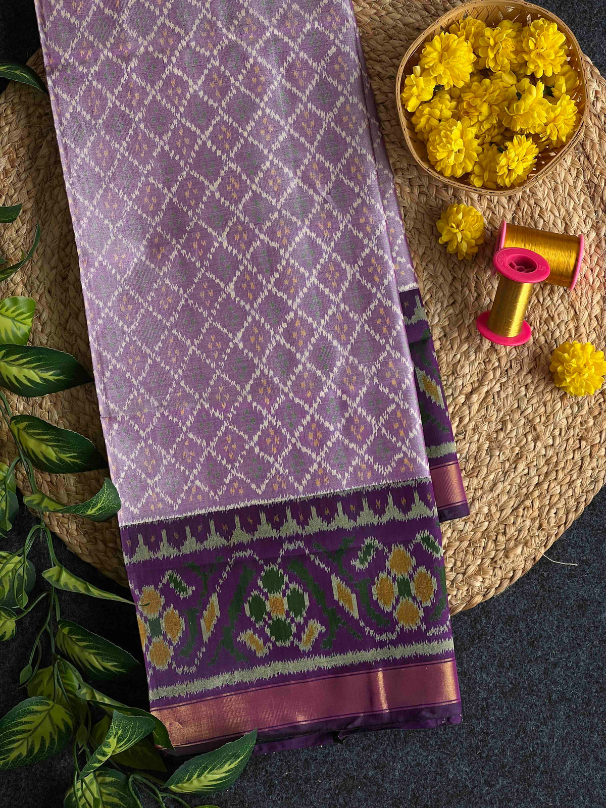 Light purple daliya bhat design single ikkat Patola silk Sarees
