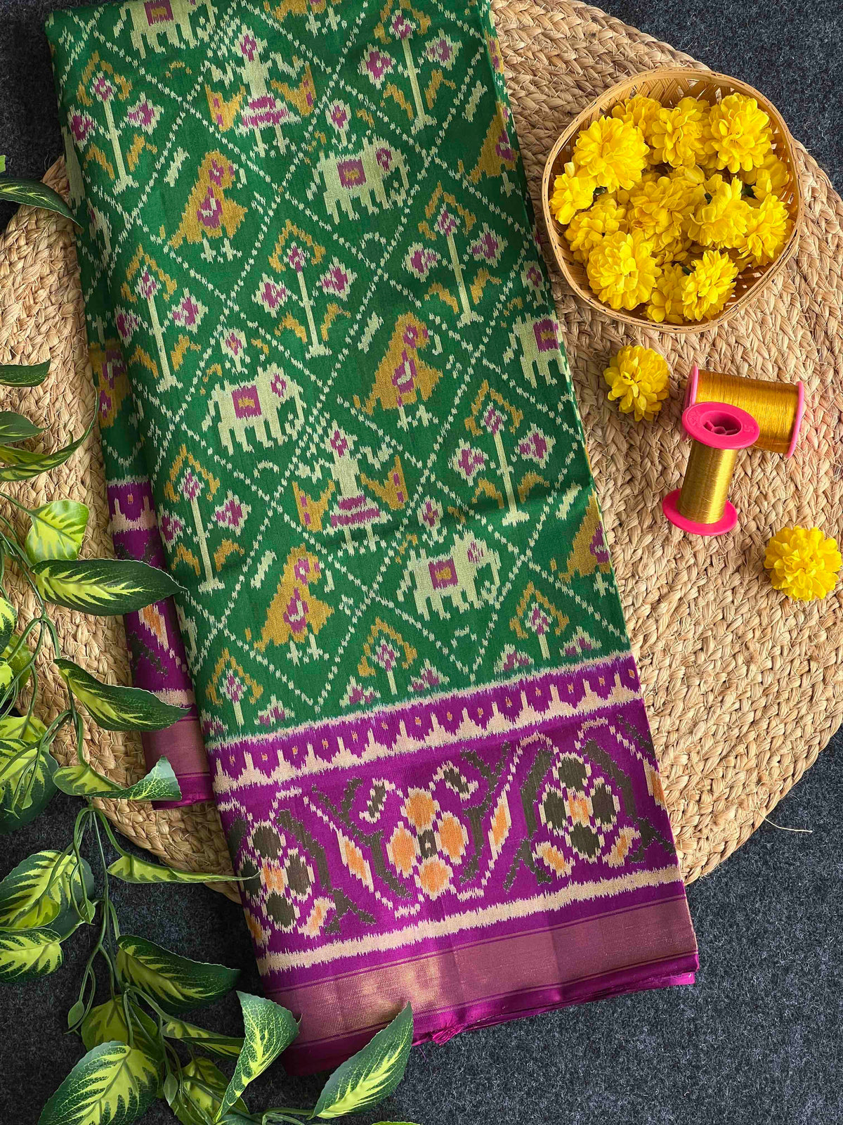 Beautiful Green narikunjan design single ikkat pure Patola Saree