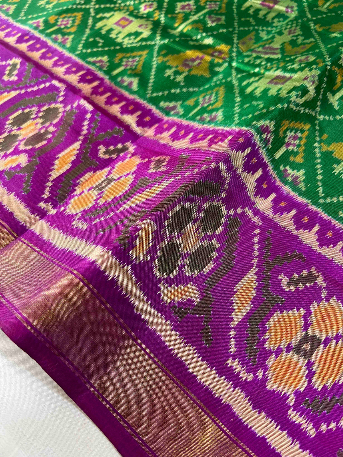 Beautiful Green narikunjan design single ikkat pure Patola Saree