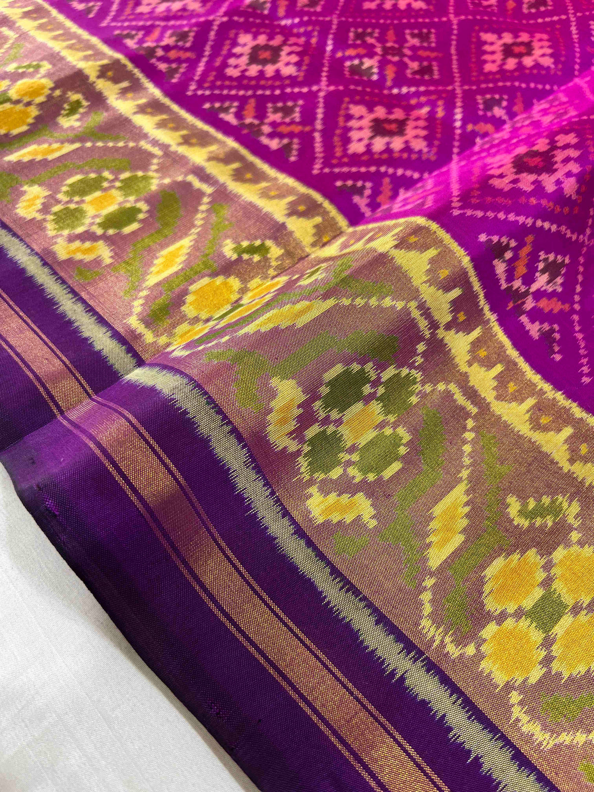 Light with dark combination premium patola silk saree