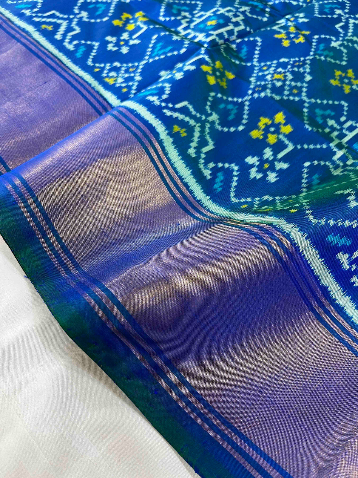 Beautiful Navratan with manekchok design Single ikkat patola silk saree