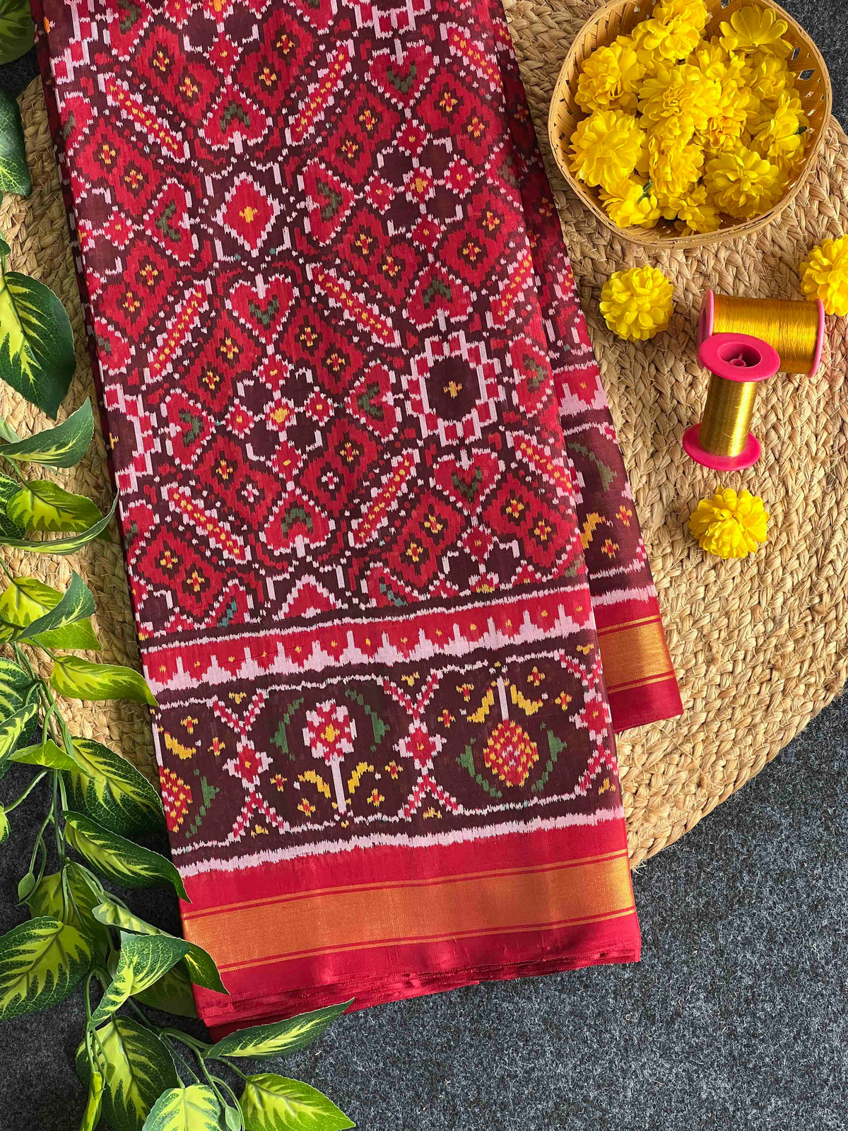 Beautiful Maroon manekchok design single ikkat Patola silk Saree