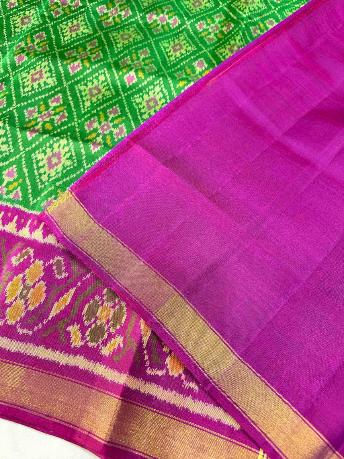 Beautiful light Green with pink combination single ikkat Patola silk Saree