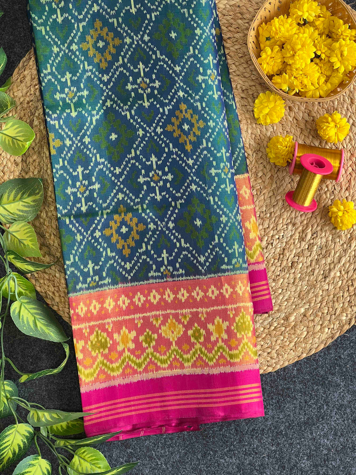 Beautiful morpiach panchnanda design single ikkat Patola silk Saree
