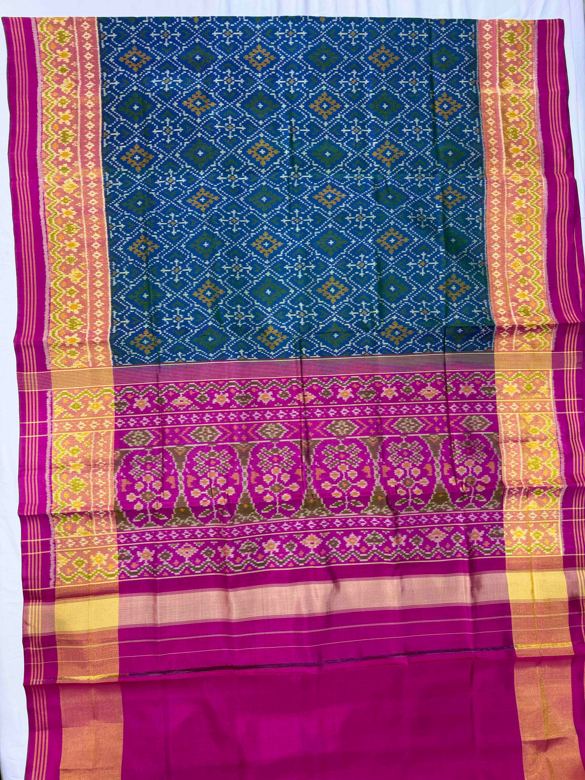 Beautiful morpiach panchnanda design single ikkat Patola silk Saree
