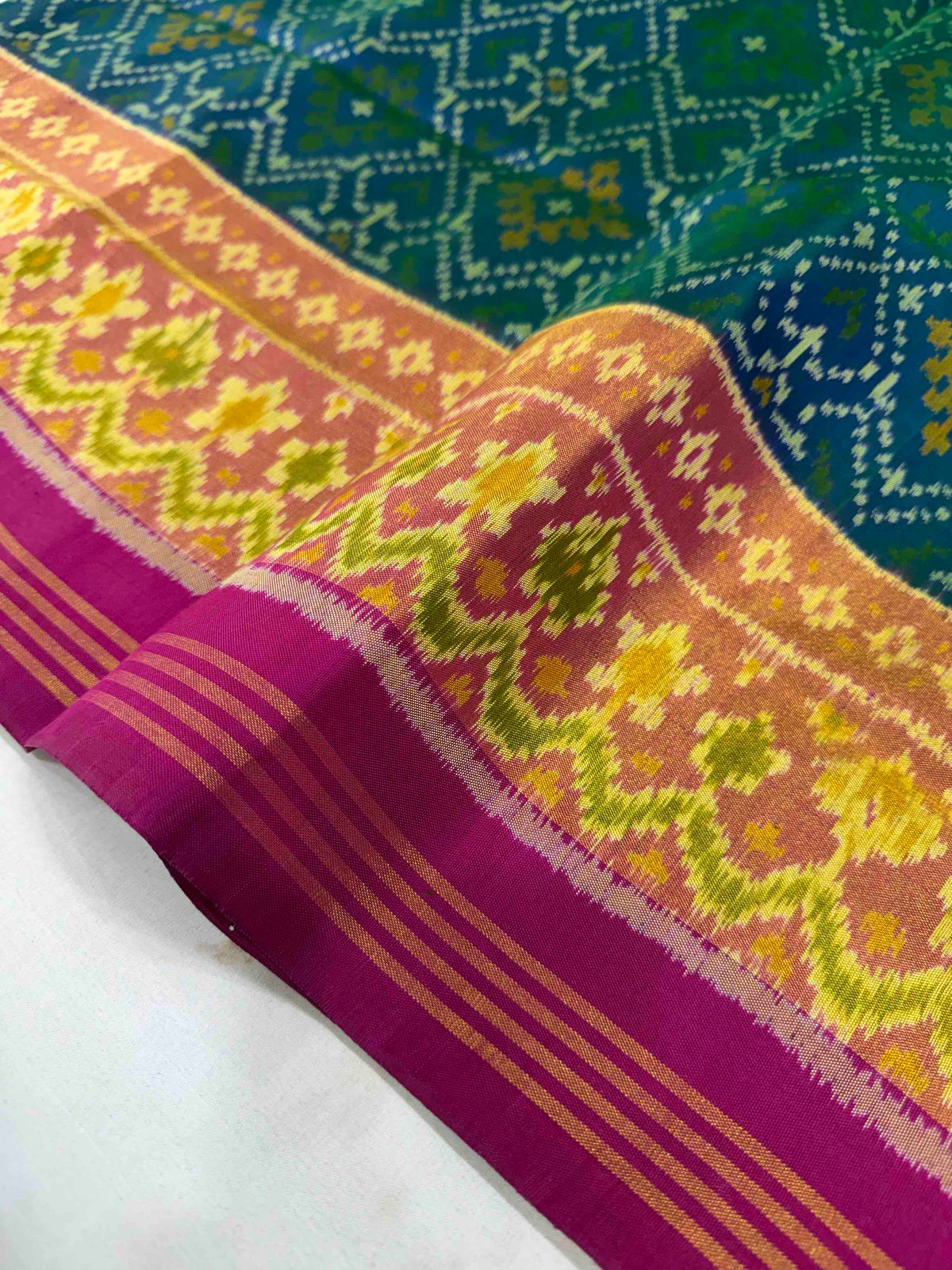 Beautiful morpiach panchnanda design single ikkat Patola silk Saree