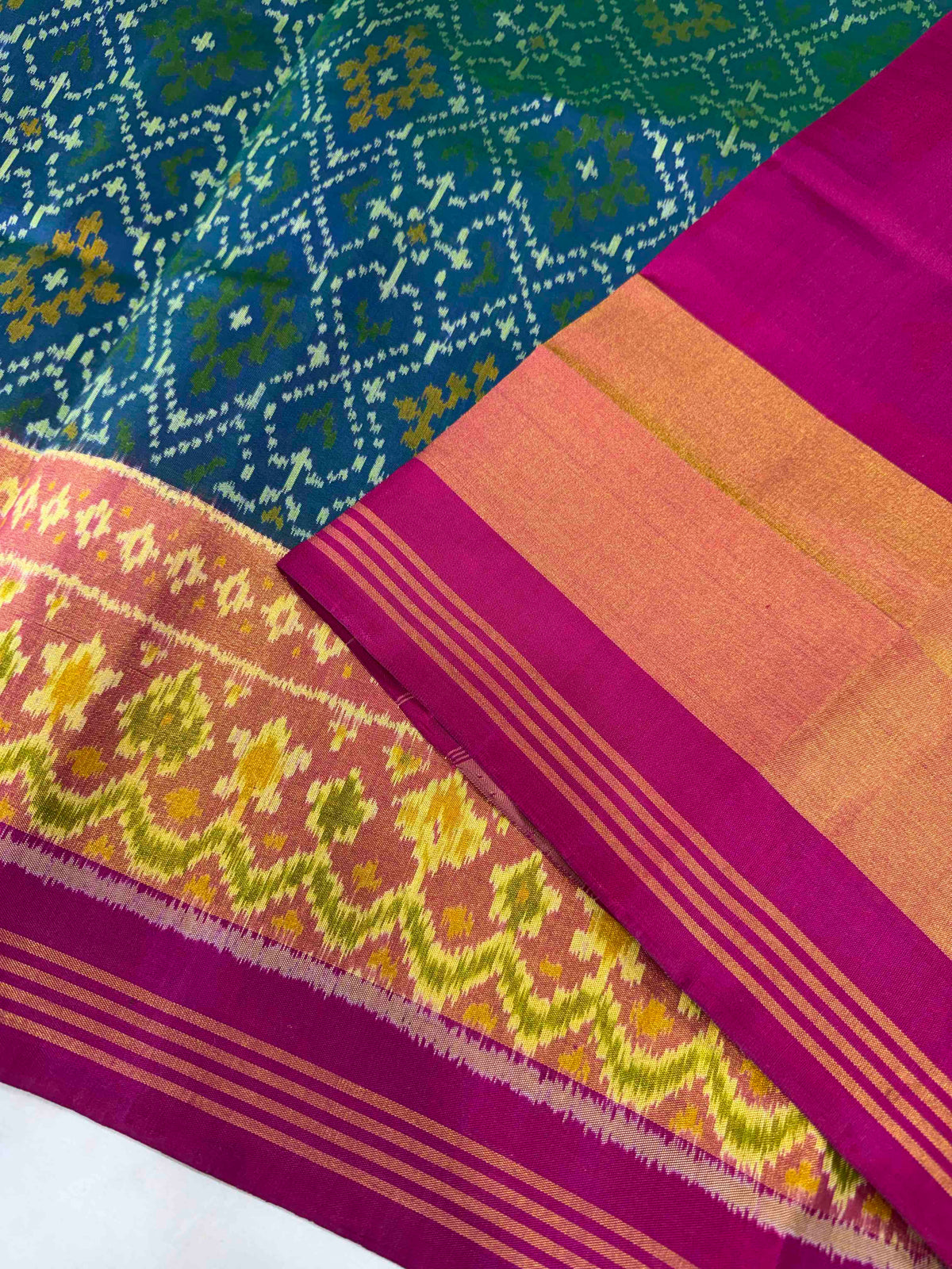Beautiful morpiach panchnanda design single ikkat Patola silk Saree