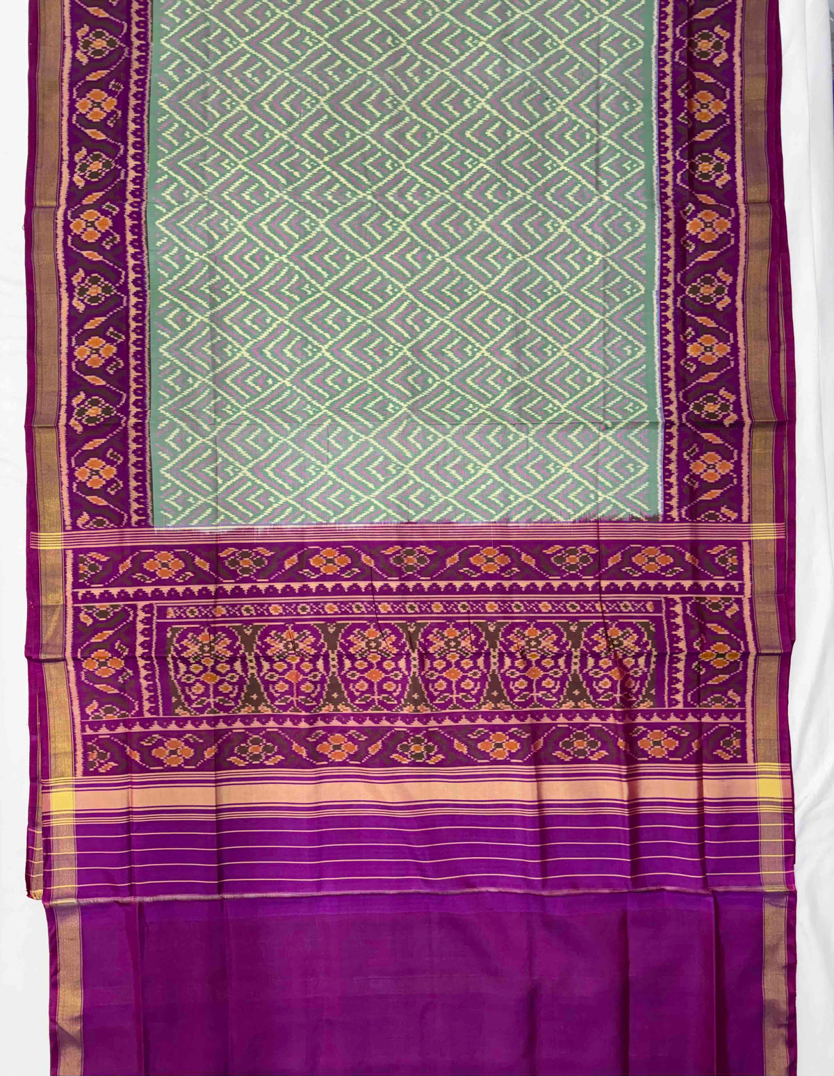 Light Green laheriya design single ikkat Patola silk Saree